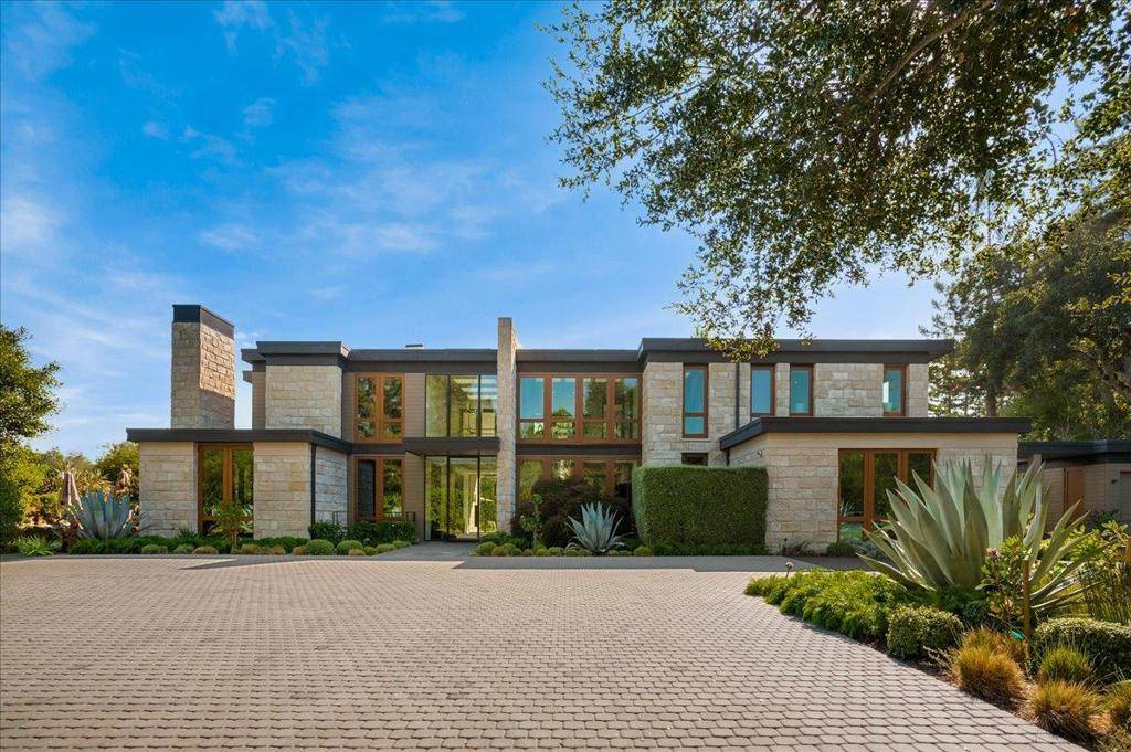 Atherton, CA 94027,72 Barry LN