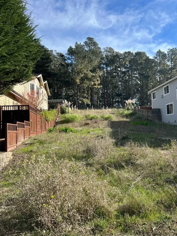 Montara, CA 94037,1071 Date ST