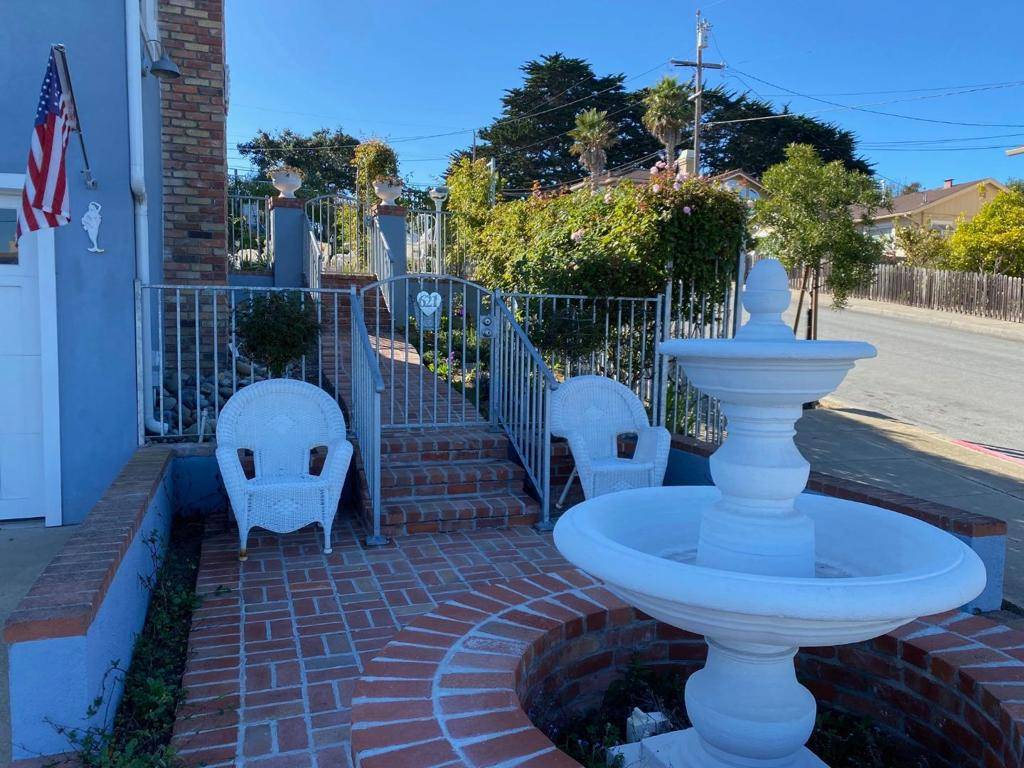 Monterey, CA 93940,621 Mcclellan AVE #Studio