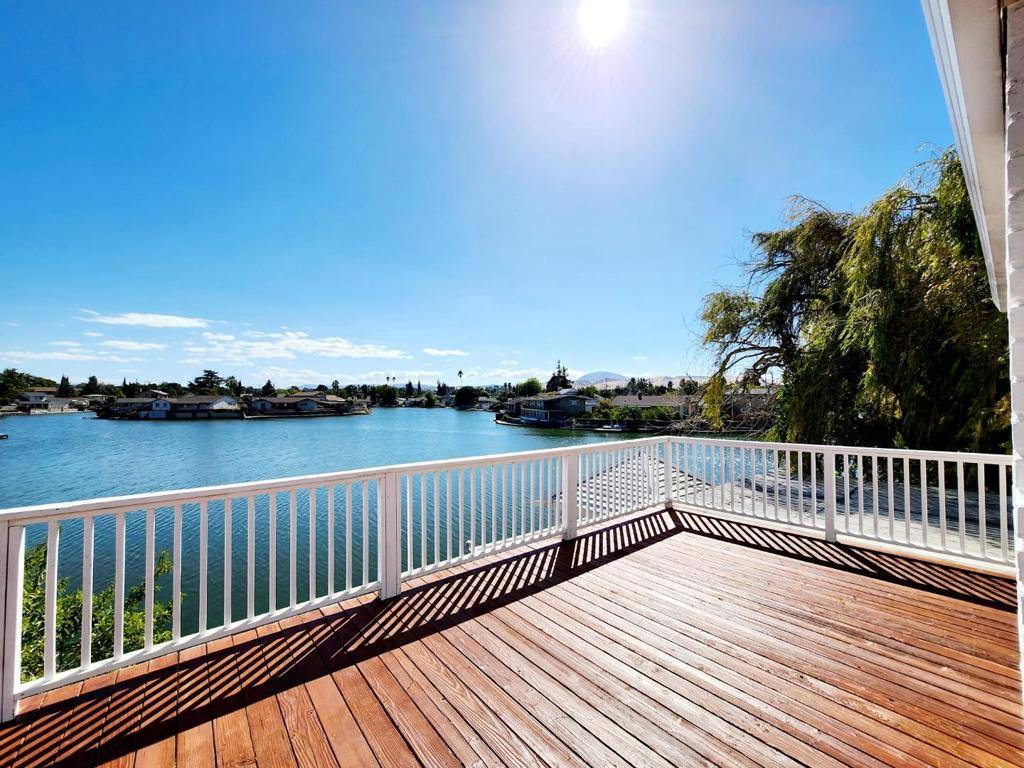 Antioch, CA 94509,30 N Lake CIR