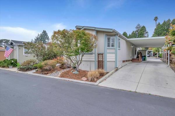 300 Plum ST, Capitola, CA 95010