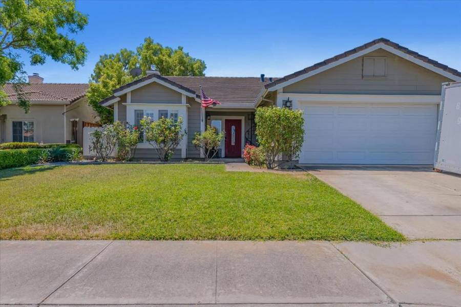 1931 Glarner ST, Hollister, CA 95023