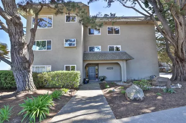 Capitola, CA 95010,4820 Opal Cliff DR #202