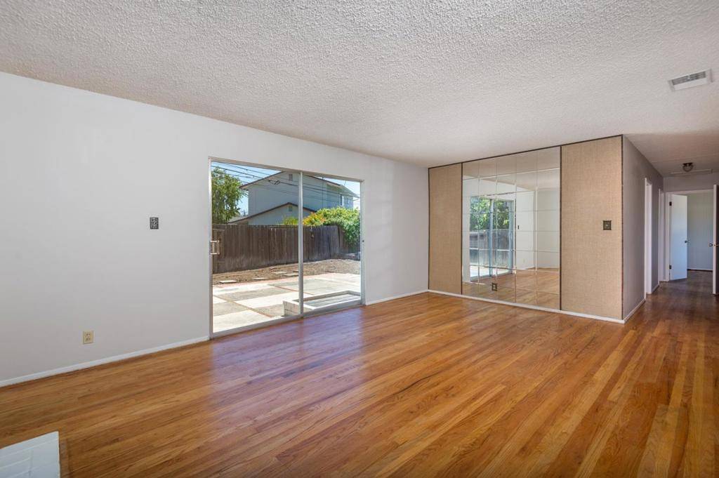 Cupertino, CA 95014,884 Cottonwood DR