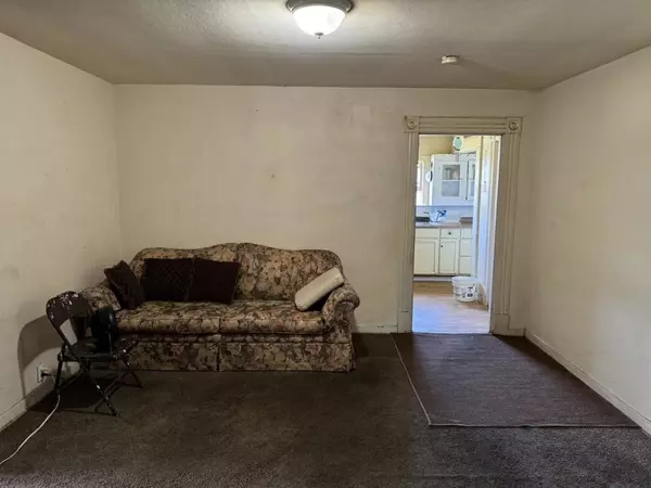 Los Banos, CA 93635,319 I ST