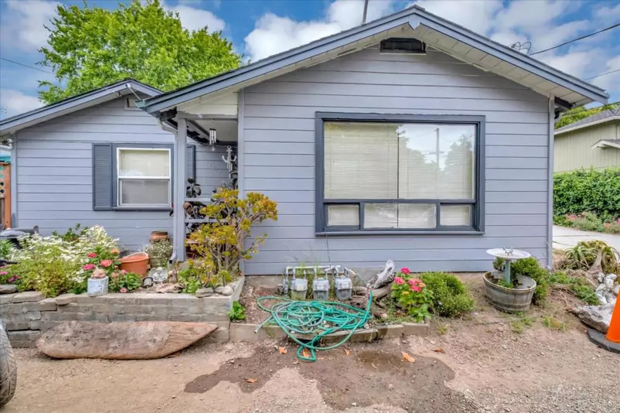 1410 17th AVE, Santa Cruz, CA 95062