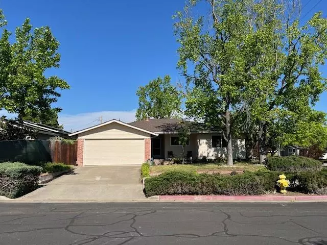 200 Barbara DR, Los Gatos, CA 95032