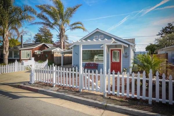 Capitola, CA 95010,4570 Crystal ST