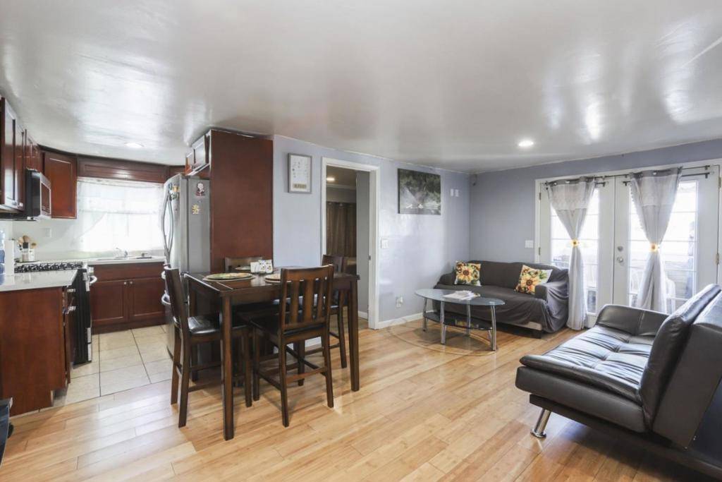 Salinas, CA 93905,1239 Del Monte AVE