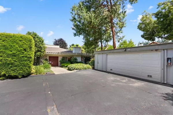 73 Los Altos SQ, Los Altos, CA 94022