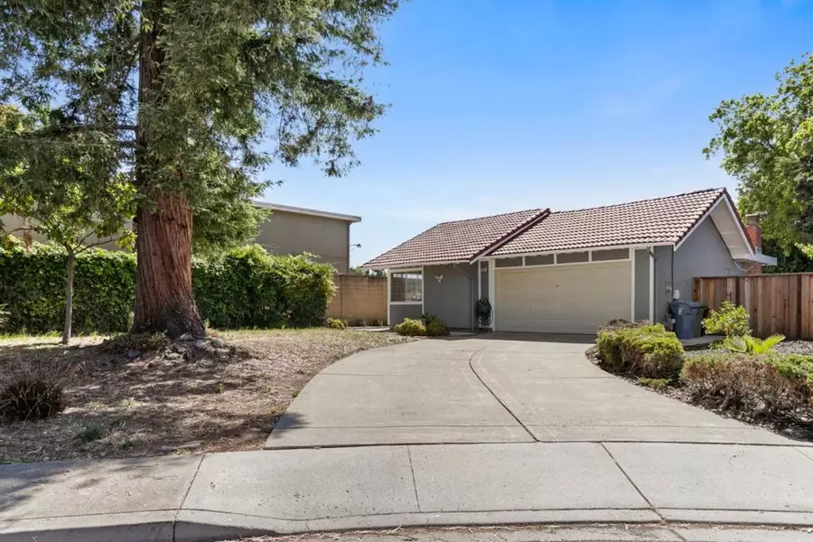 5554 Greenpoint CT, Newark, CA 94560