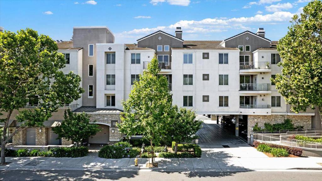 Campbell, CA 95008,912 Campisi WAY #202