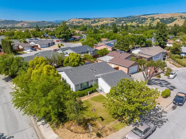 Morgan Hill, CA 95037,1555 Leafy CT