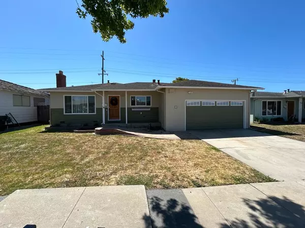 62 Saint Francis WAY, Salinas, CA 93906