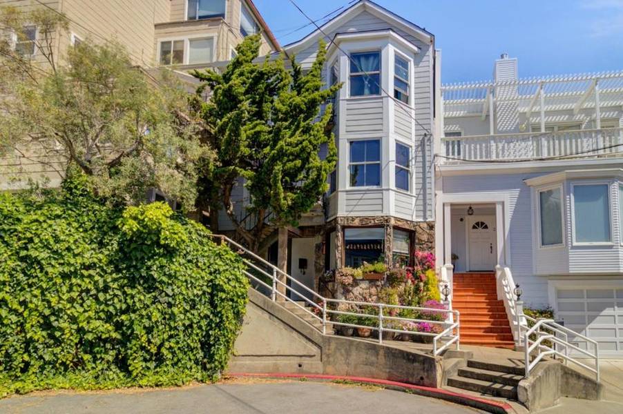 48 Saturn ST, San Francisco, CA 94114