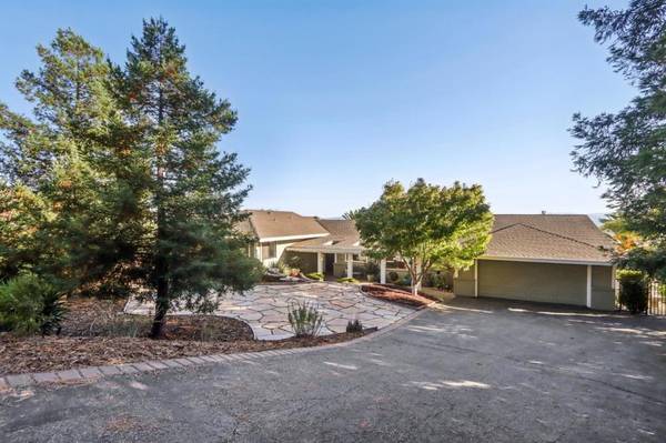 16315 Flaming Oak LN, Morgan Hill, CA 95037