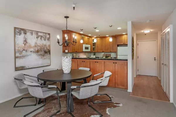 Mountain View, CA 94041,725 Mariposa AVE #207