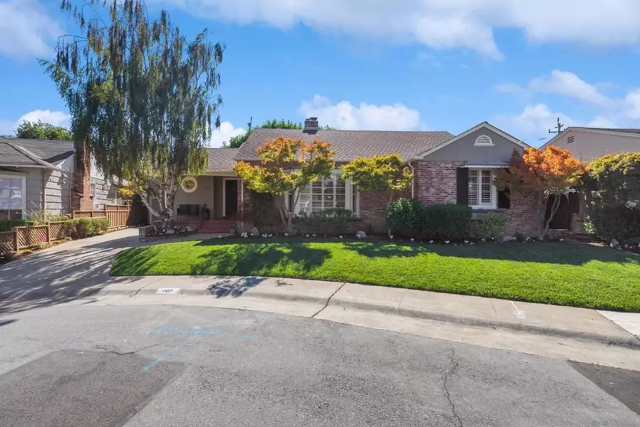 707 W Capistrano WAY, San Mateo, CA 94402