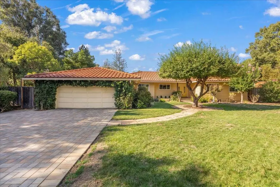 12800 La Barranca RD, Los Altos Hills, CA 94022