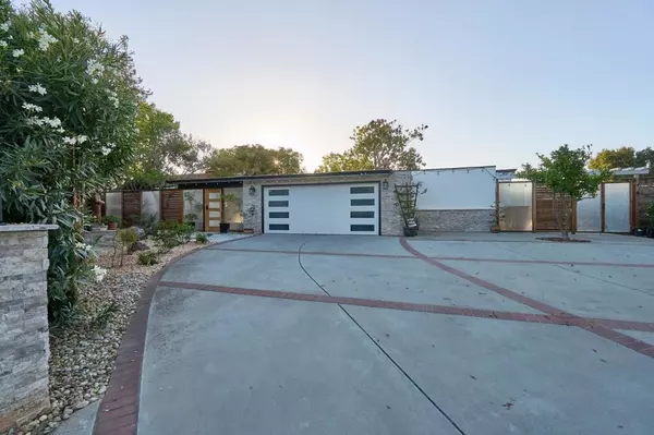 19300 Columbine CT, Saratoga, CA 95070