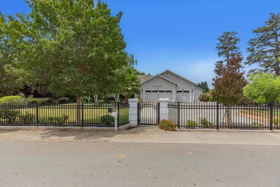 10651 4th ST, Gilroy, CA 95020