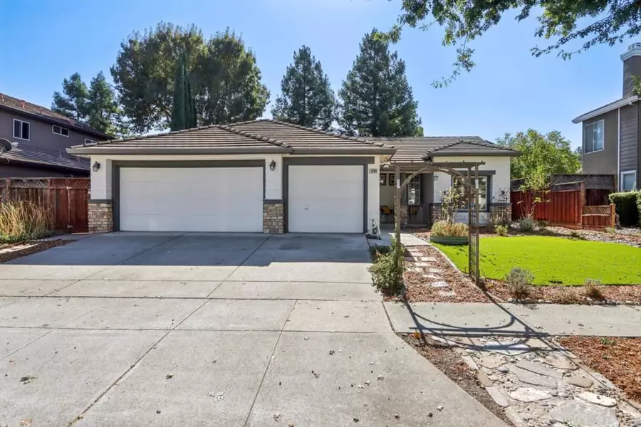 1244 Blacksmith DR, Gilroy, CA 95020