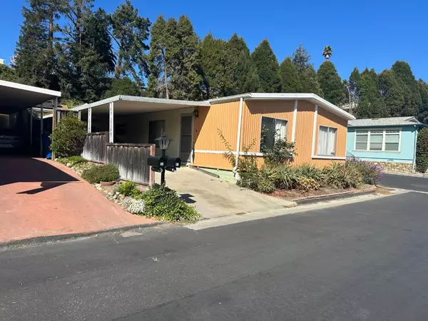 300 Plum ST, Capitola, CA 95010