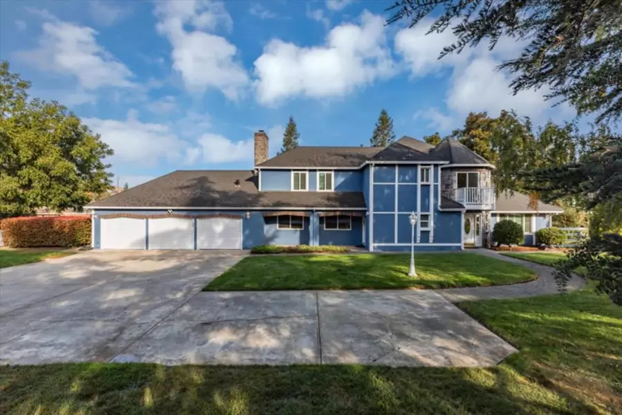 10215 Whiskey Hill LN, Gilroy, CA 95020