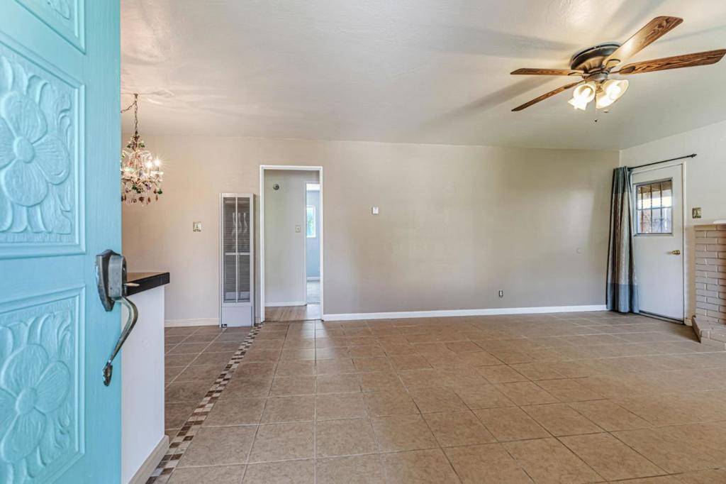 Hollister, CA 95023,263 Maple ST