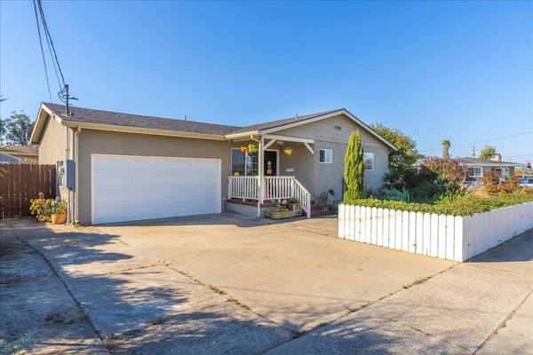 Marina, CA 93933,456 Gloria CIR