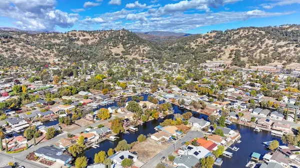 Clearlake Oaks, CA 95423,613 Bass LN