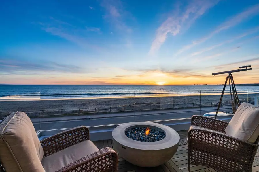 335 Beach DR, Aptos, CA 95003