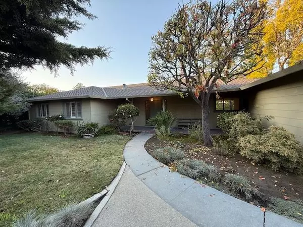 Portola Valley, CA 94028,130 Erica WAY