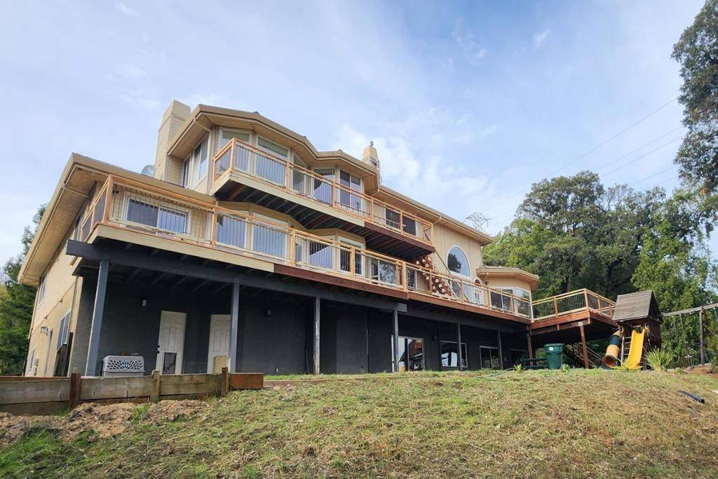 245 Heacox RD, Woodside, CA 94062