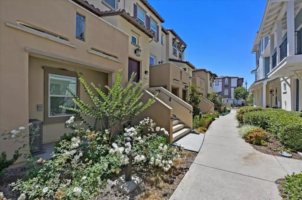 Oceanside, CA 92056,4367 Pacifica WAY #4