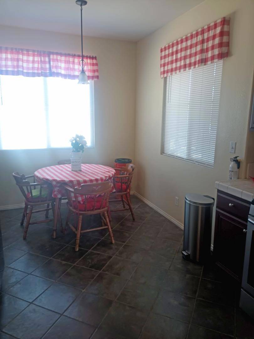 Adelanto, CA 92301,10452 Thorndale ST