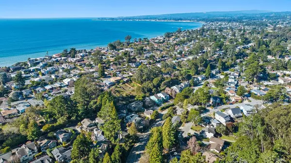 Aptos, CA 95003,306 Los Altos DR