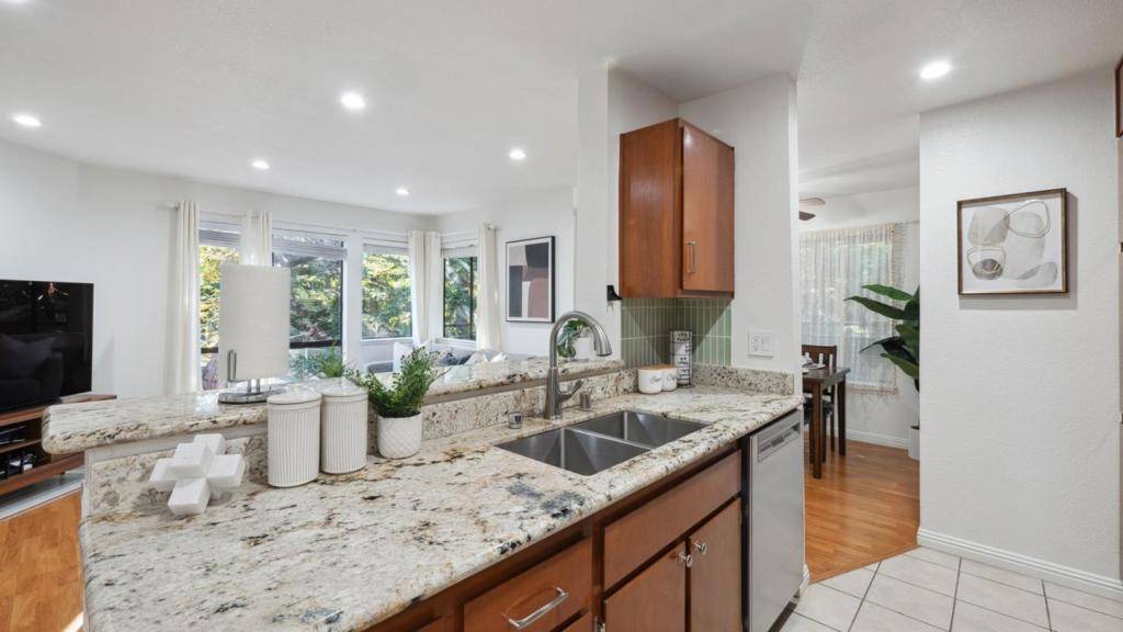 Fremont, CA 94538,39029 Guardino DR #224
