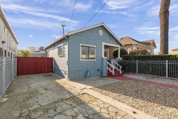 Oakland, CA 94621,6227 Bromley AVE