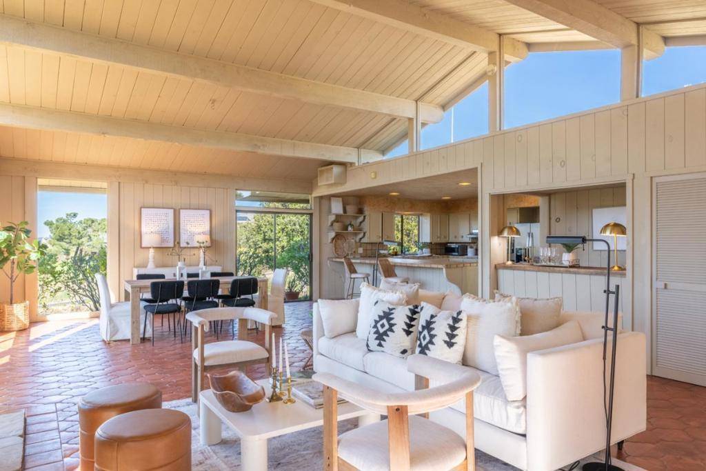 Carmel Valley, CA 93924,15415 Via Los Tulares