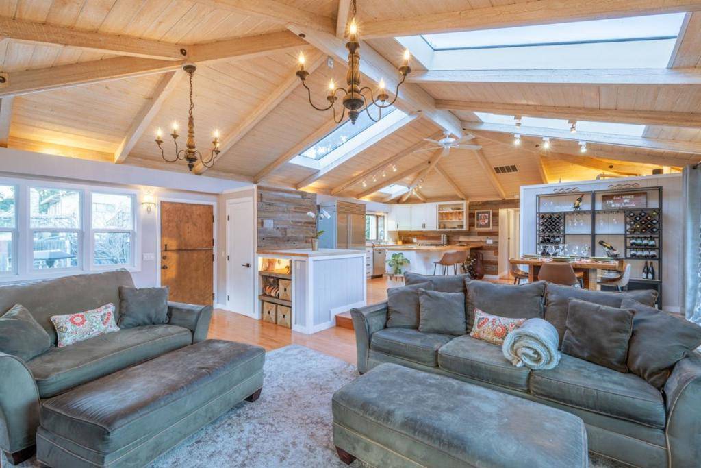 Carmel Valley, CA 93924,16 Paso Hondo