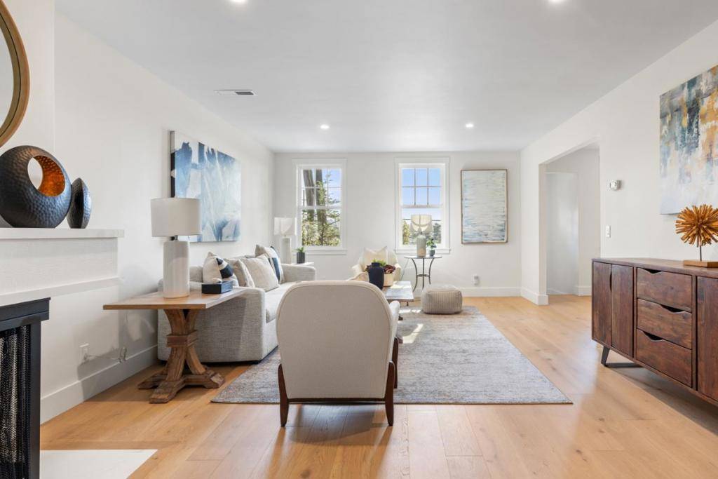 Pacifica, CA 94044,309 Channing WAY