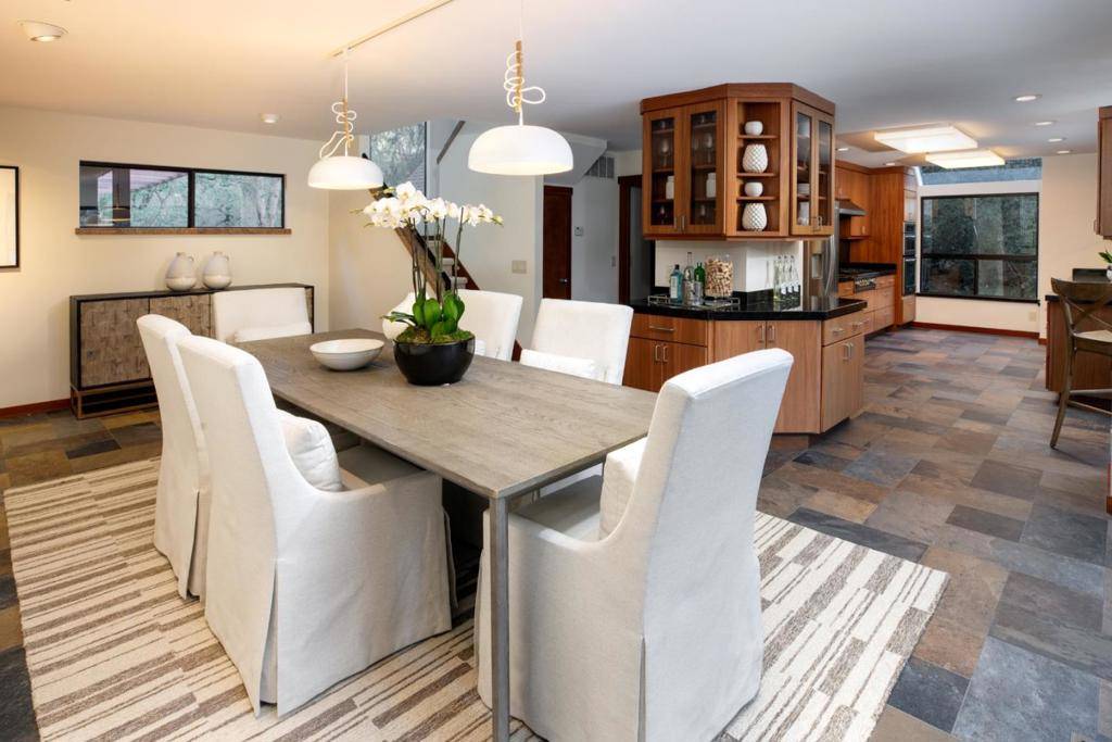 Los Altos Hills, CA 94024,23200 Encinal CT
