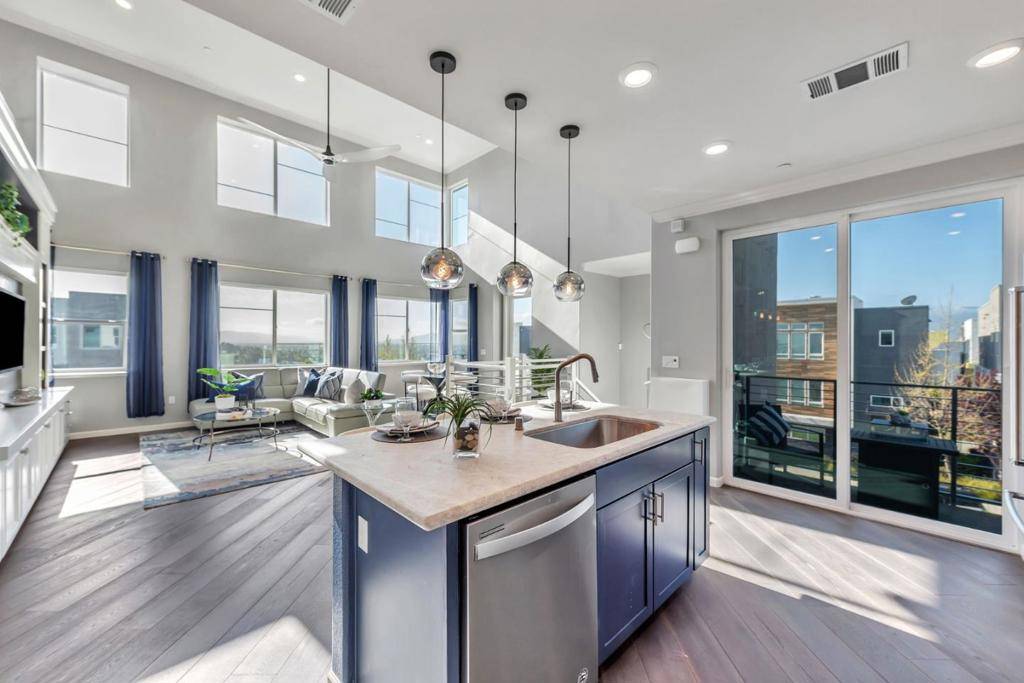 111 Llano De Los Robles AVE #2, San Jose, CA 95136