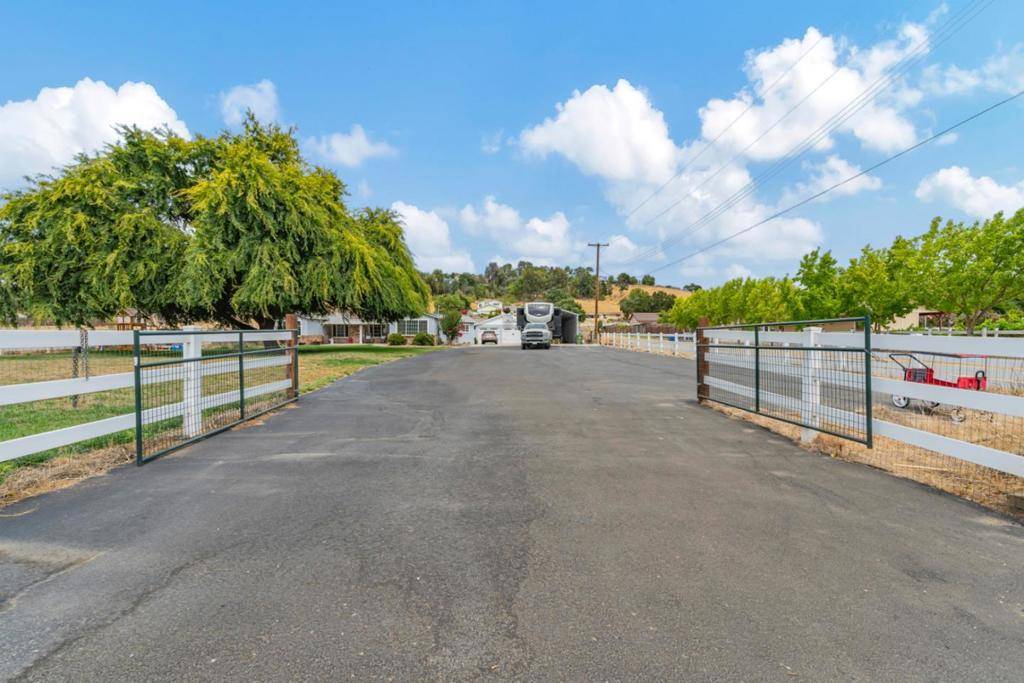 Gilroy, CA 95020,10810 New AVE