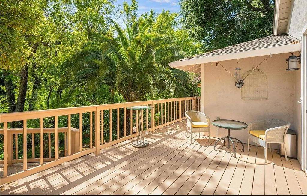 Los Altos, CA 94024,932 Lundy LN