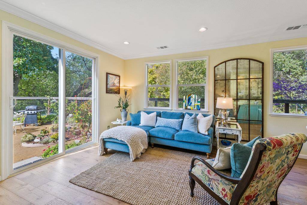 Santa Cruz, CA 95060,237 Fieldcrest LN
