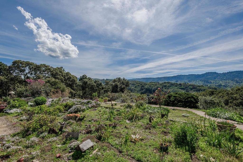 CA 94028,640 Los Trancos RD