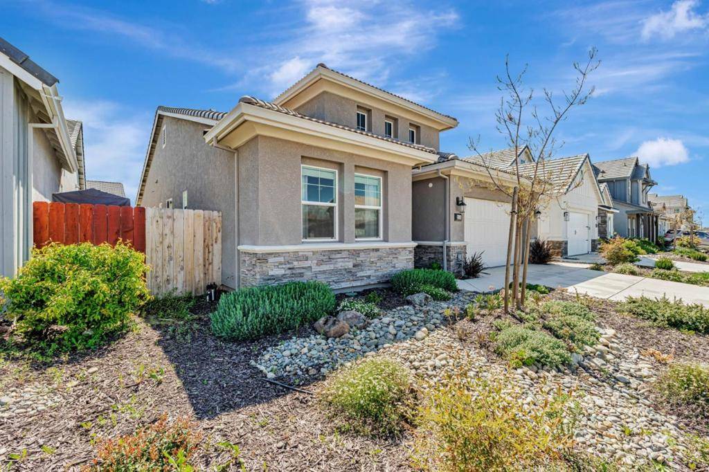 Manteca, CA 95337,216 Bloomingdale ST