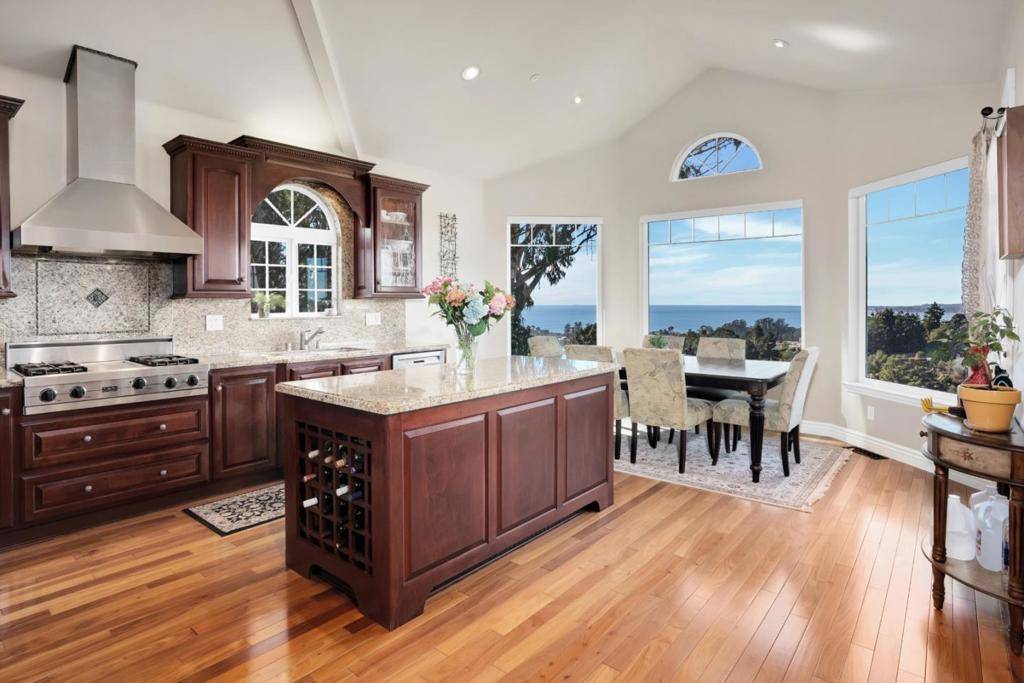 Aptos, CA 95003,140 Zanzibar DR